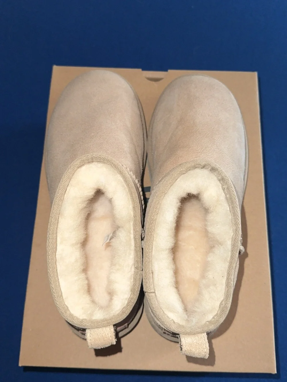 UGG easy pull shearling